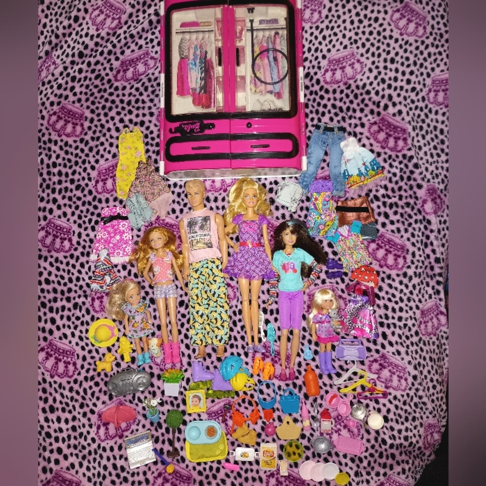 HUGE! Barbie Lot 6 Doll Family + Closet & SO Many Home Accessories Barbie Bundle